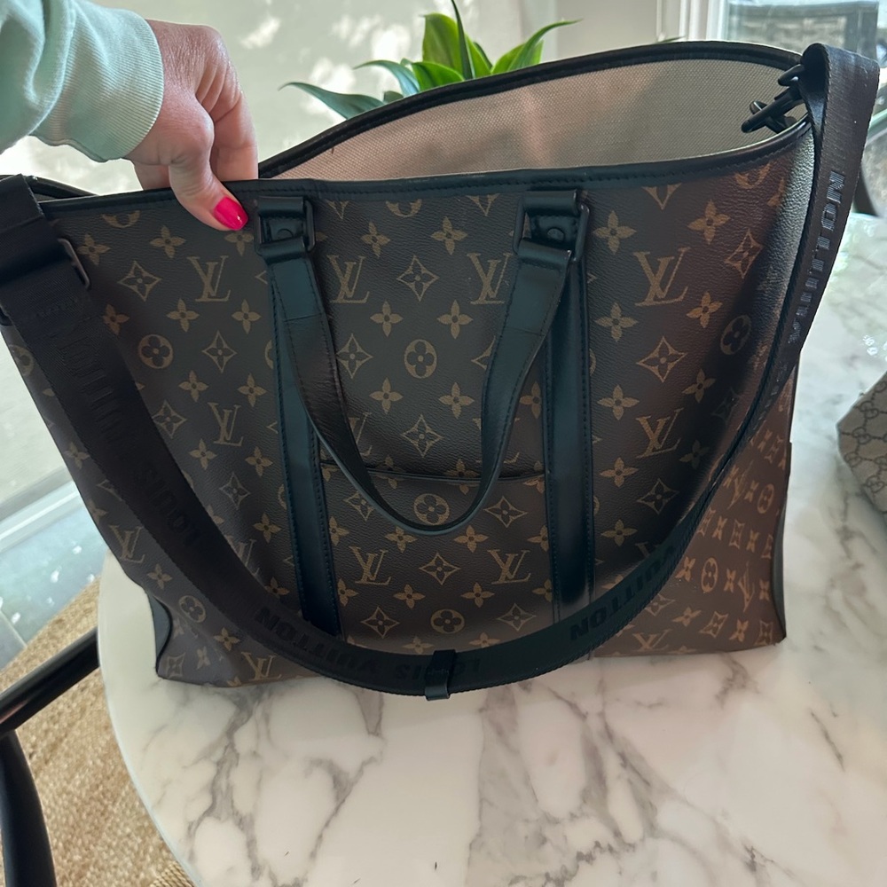 Louis Vuitton Monogram Tote Bag